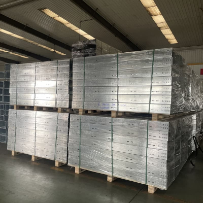 Mua sắm máng cáp đục lỗ