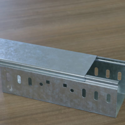 Khay cáp tự khóa bán buôn