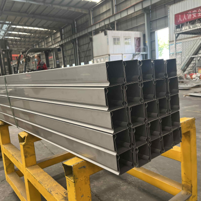 Máng cáp nhịp lớn