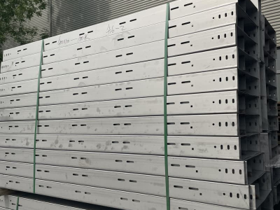 Khay cáp bằng thép không gỉ