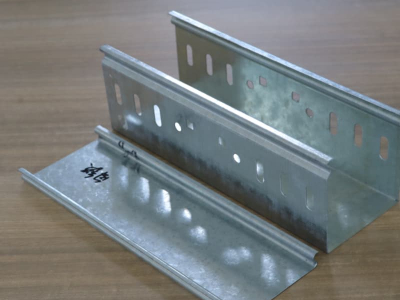 Khay cáp tự khóa